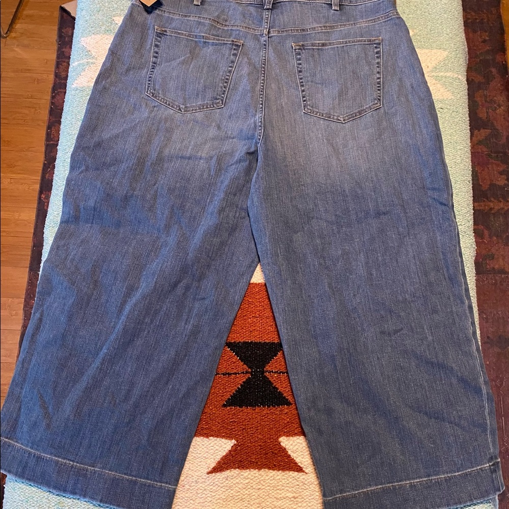 Duluth trading co Wide Leg Jeans, size 18, med/light denim